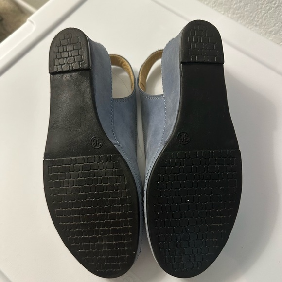 LA Plume Blue/Gray Leather Peep-Toe Slingback Sandals Gently Worn - Picture 6 of 6